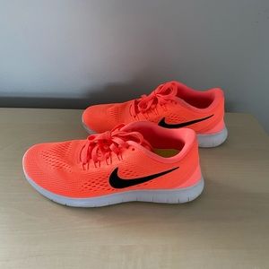 Women’s Nike Free Runs